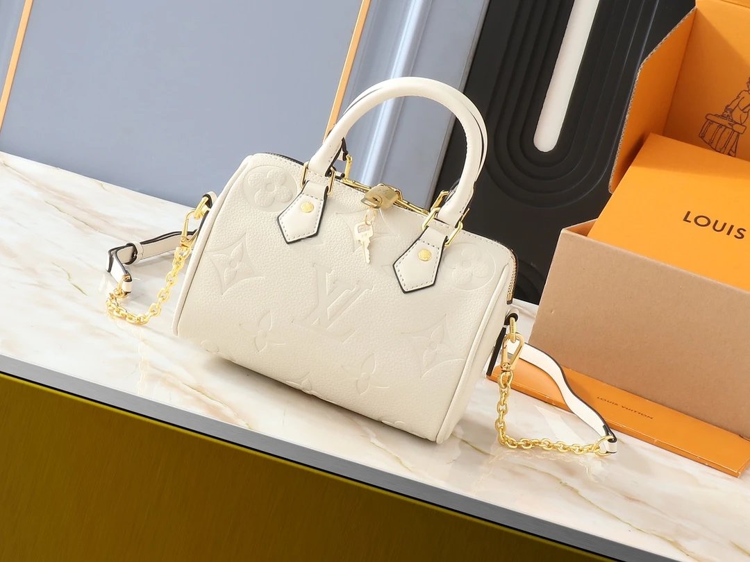 VL Handbags (24)