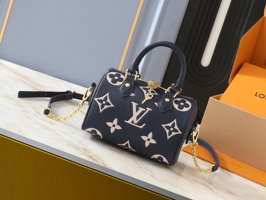 VL Handbags (24)