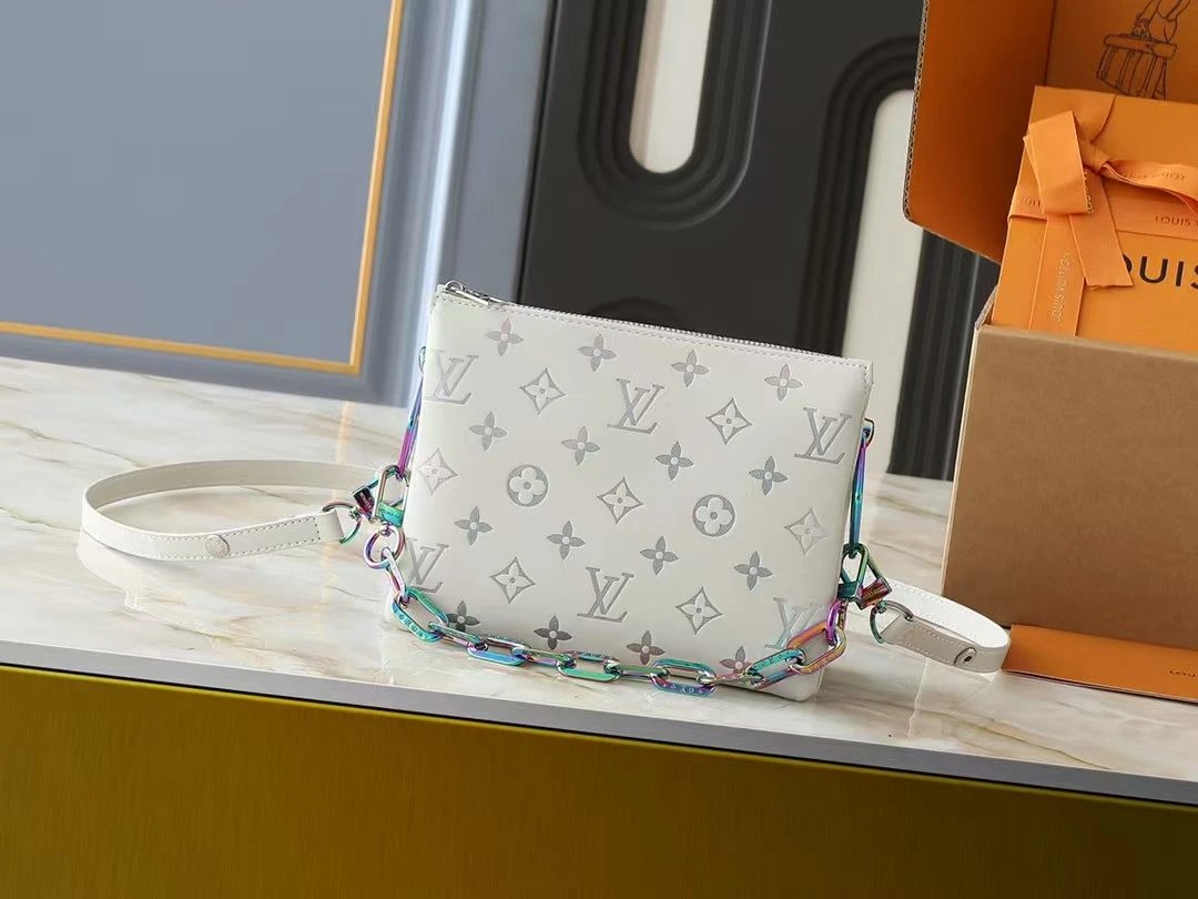 VL Crossbody Bags (20)