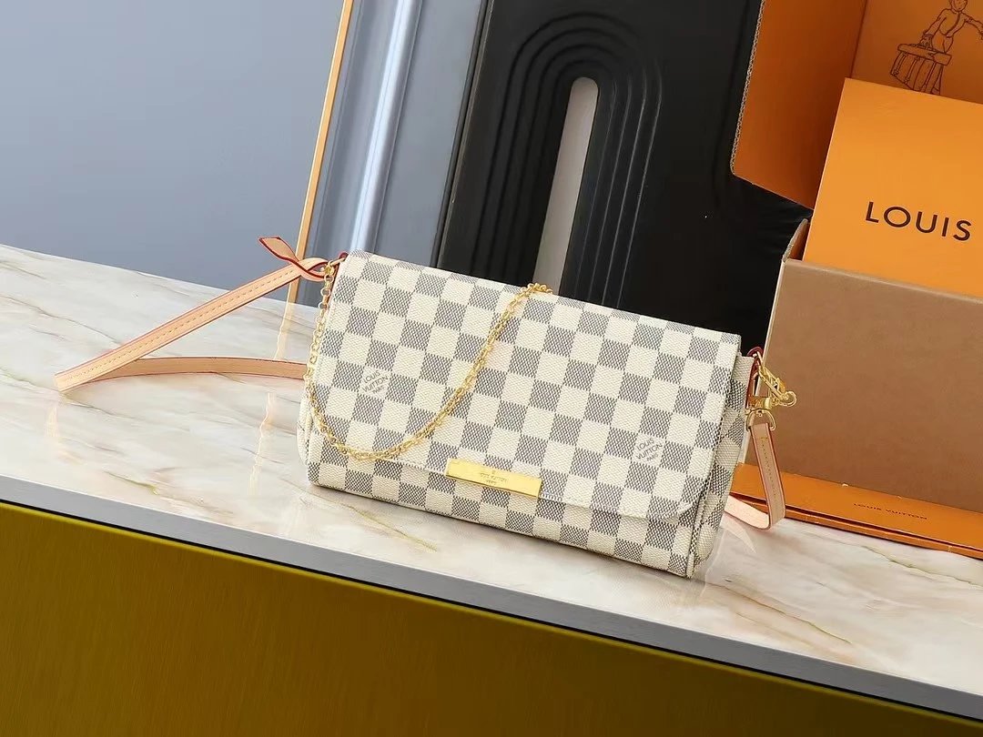 VL Handbags (18)